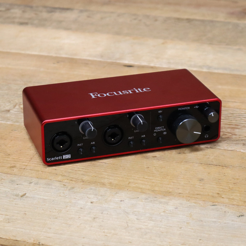 Focusrite Scarlett 2i2 (3rd Gen) USB Audio Interface