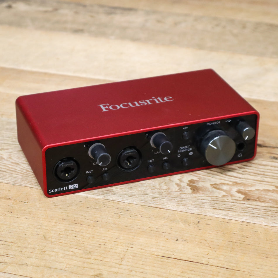 Focusrite Scarlett 2i2 (3rd Gen) USB Audio Interface