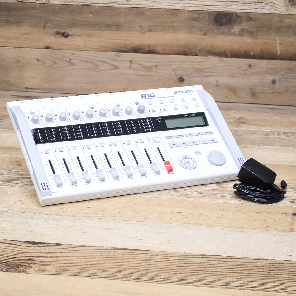 Zoom R16 (R-16) Digital Multitrack Recorder