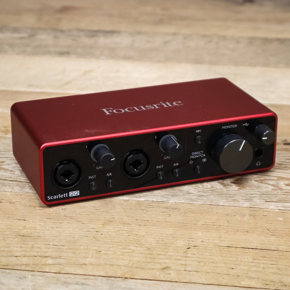 Focusrite Scarlett 2i2 (3rd Gen) USB Audio Interface